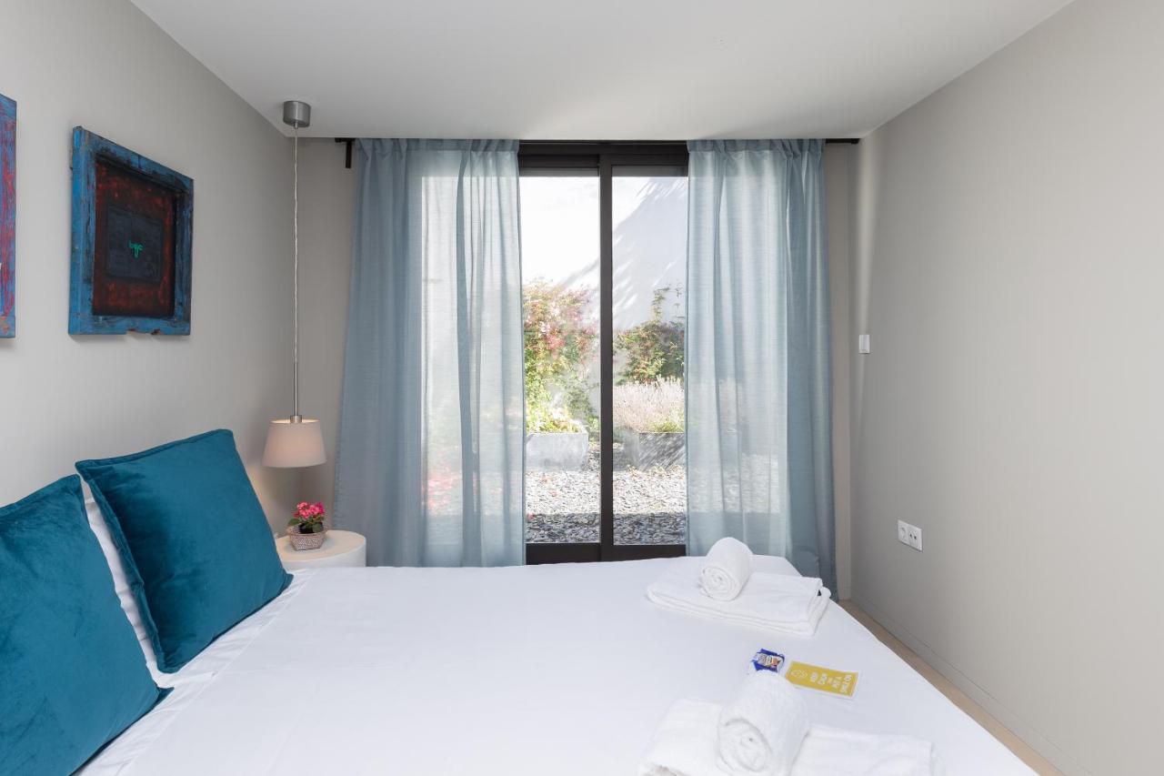 By Pcale Apartment *