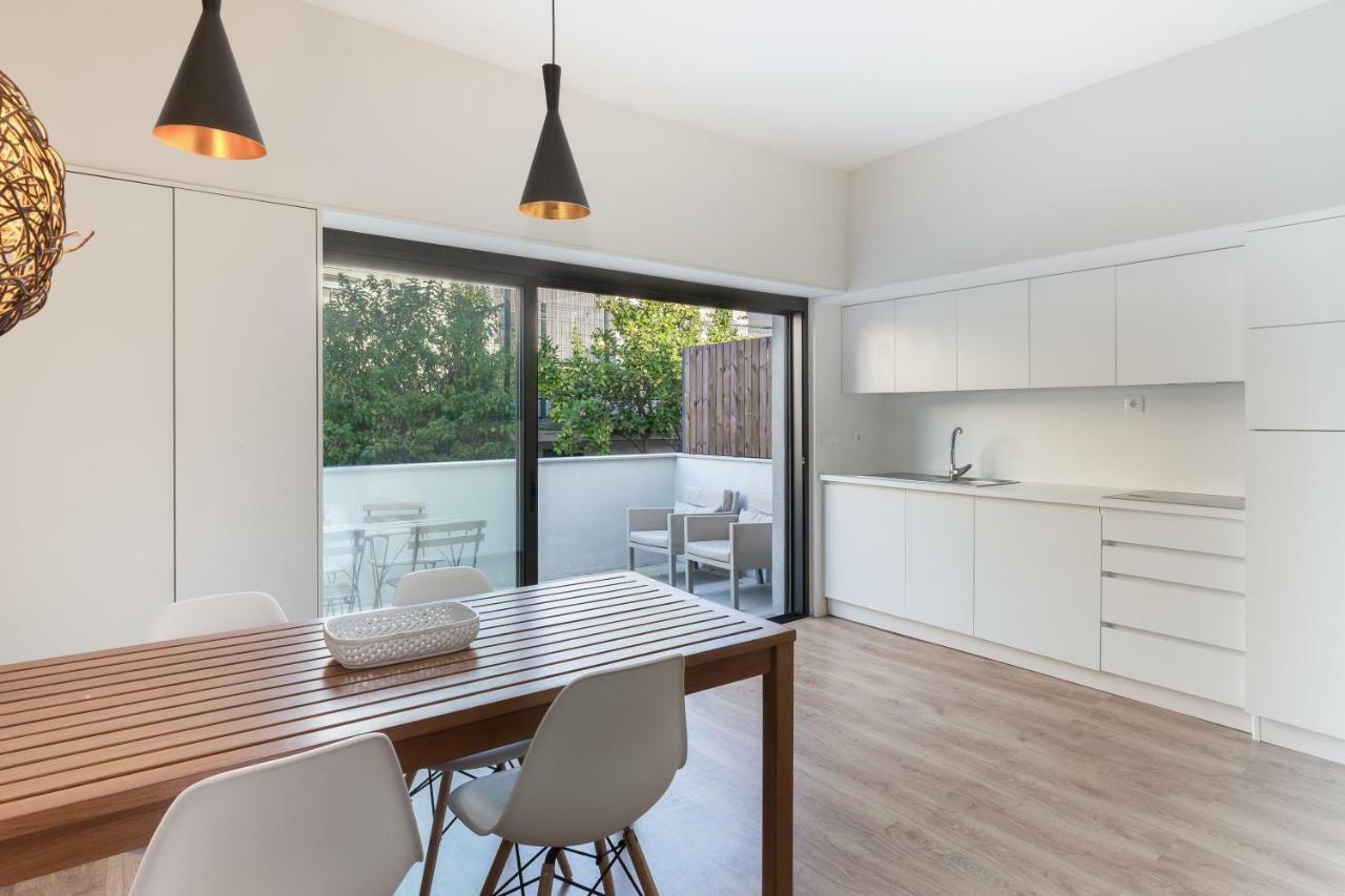 By Pcale Apartment